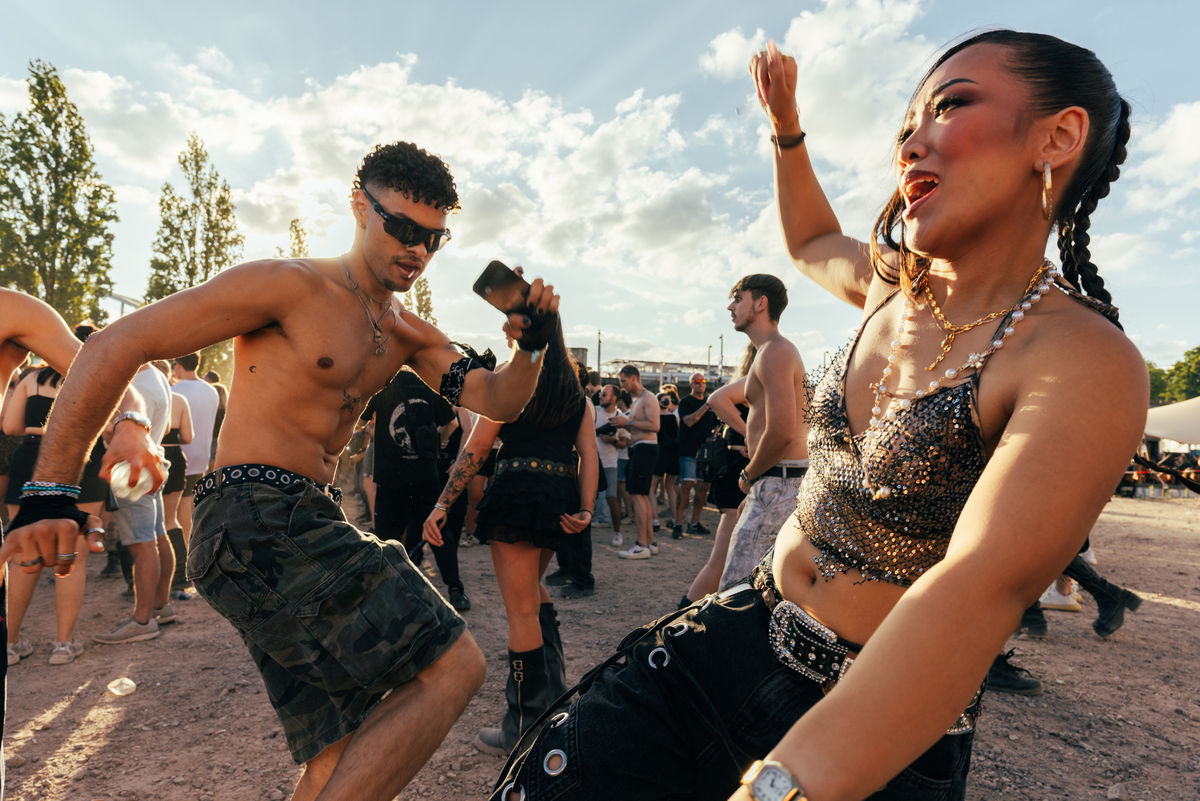 Loading... just a sec